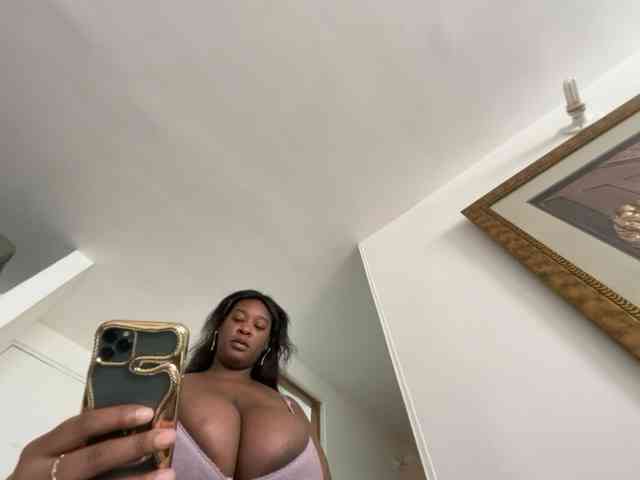 Chantellexoti webcam