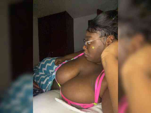 Chantellexoti webcam