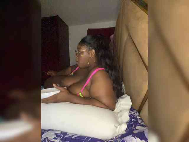 Chantellexoti webcam