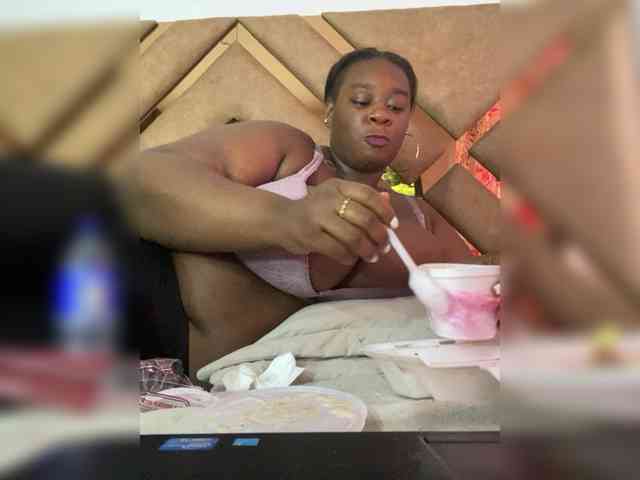 Chantellexoti webcam