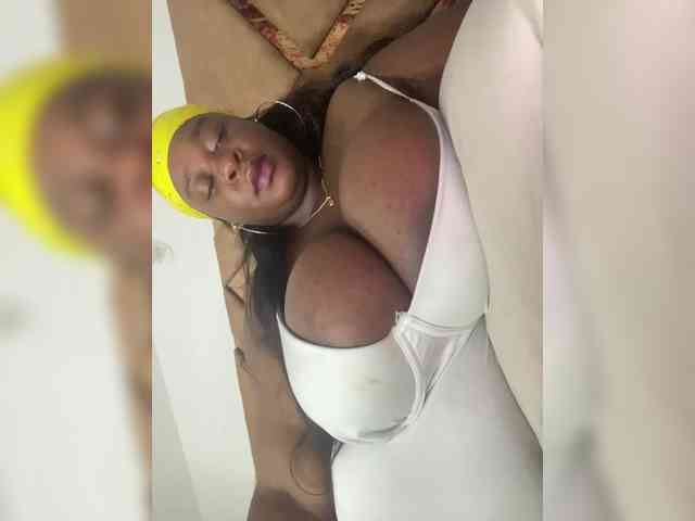 Chantellexoti webcam