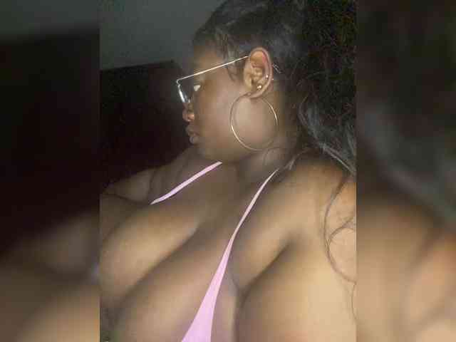 Chantellexoti webcam