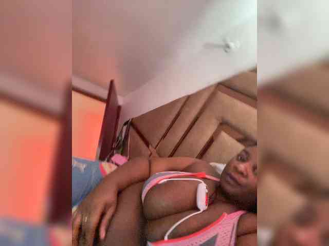 Chantellexoti webcam