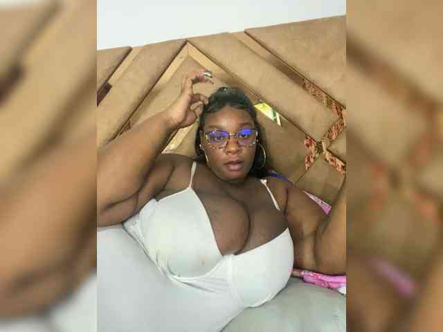 Chantellexoti webcam