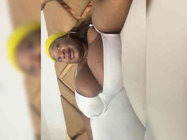 Chantellexoti webcam