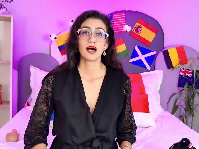 SophieGomez2 live cam on BongaCams
