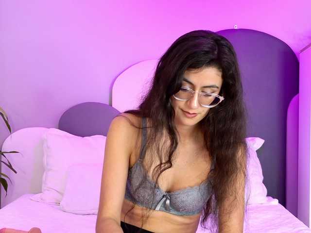 SophieGomez2 live cam on BongaCams