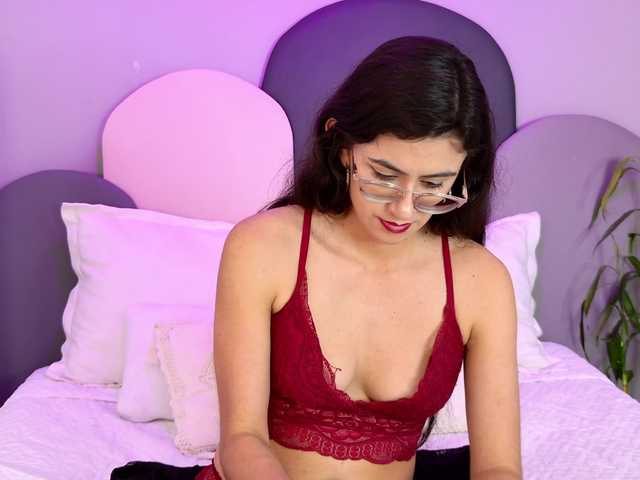 SophieGomez2 live cam on BongaCams