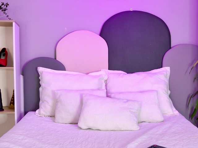 SophieGomez2 live cam on BongaCams
