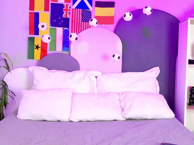 SophieGomez2 live cam on BongaCams