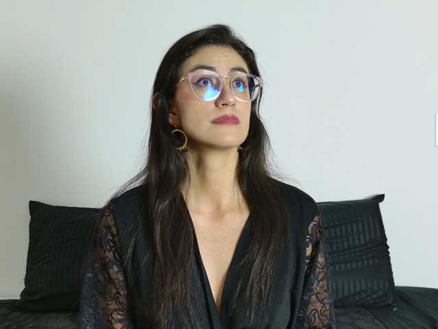SophieGomez2 live cam on BongaCams