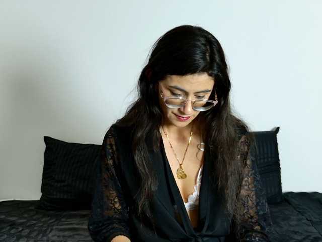 SophieGomez2 live cam preview