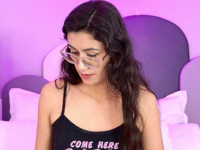 SophieGomez2 live cam on BongaCams