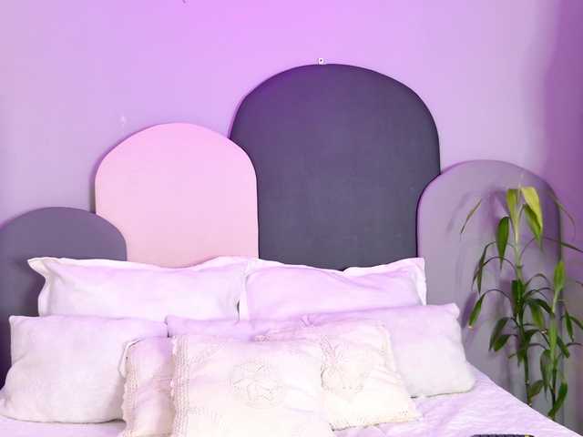 SophieGomez2 live cam on BongaCams