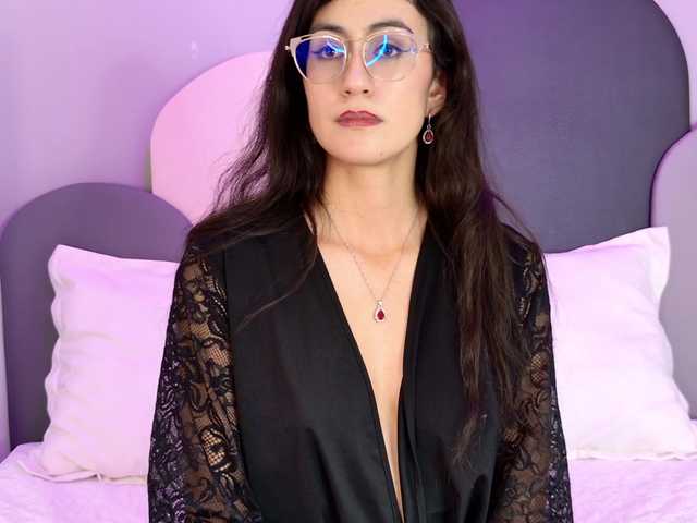 SophieGomez2 live cam on BongaCams
