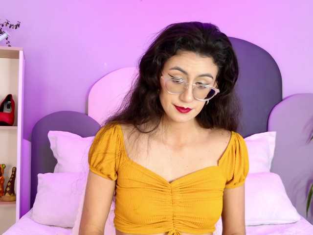 SophieGomez2 live webcam show