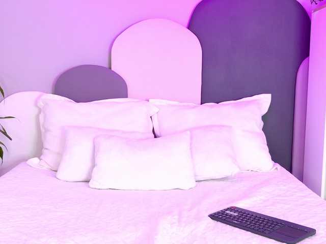 SophieGomez2 live cam on BongaCams