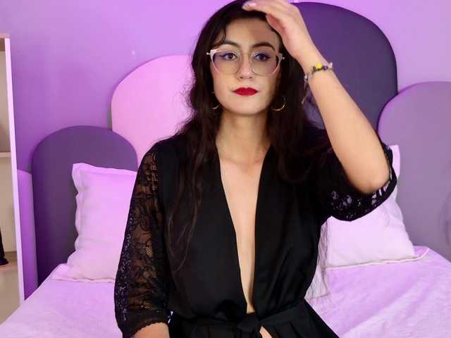 SophieGomez2 live cam on BongaCams