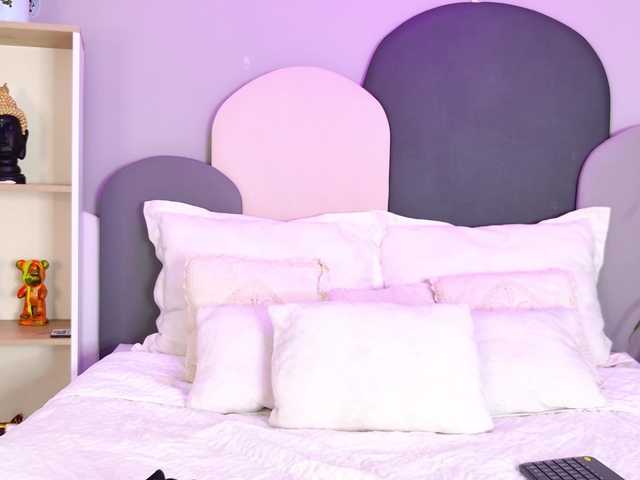 SophieGomez2 live webcam show