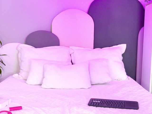 SophieGomez2 live cam on BongaCams