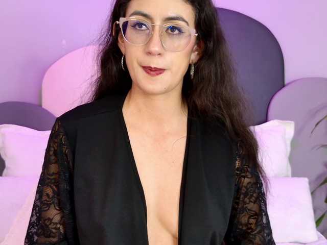 SophieGomez2 live cam on BongaCams