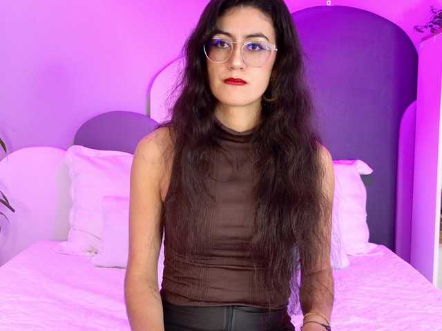 SophieGomez2 live cam on BongaCams