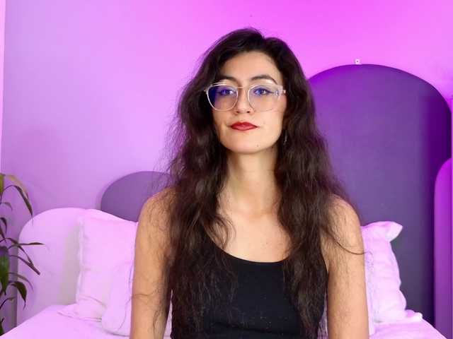 SophieGomez2 live cam on BongaCams
