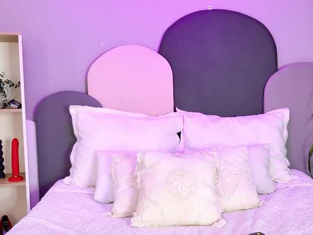 SophieGomez2 live cam on BongaCams