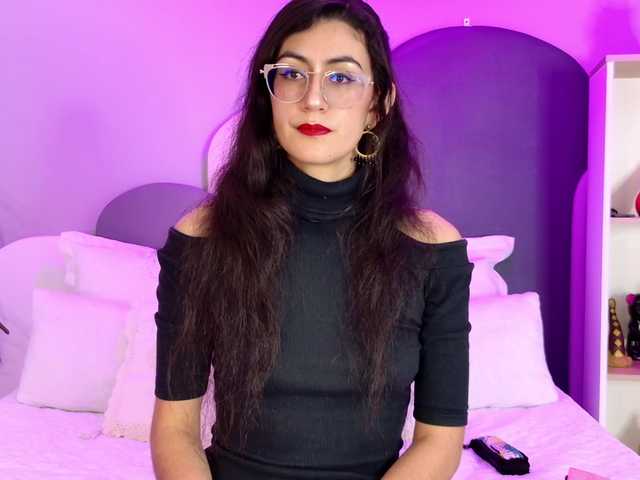 SophieGomez2 live cam on BongaCams
