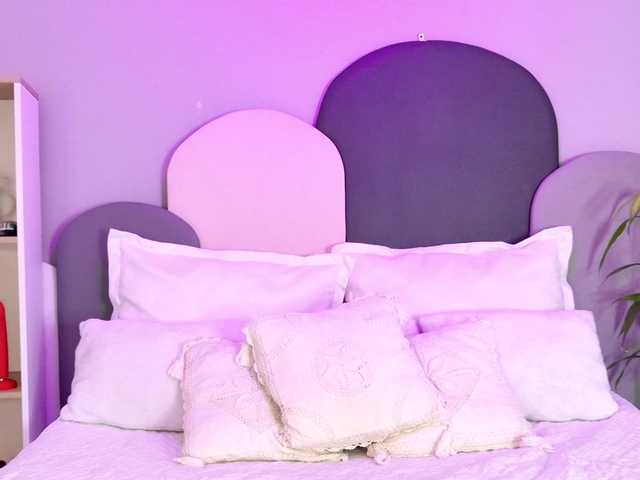 SophieGomez2 live cam on BongaCams