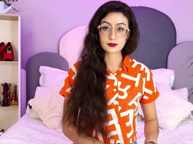 SophieGomez2 live cam on BongaCams