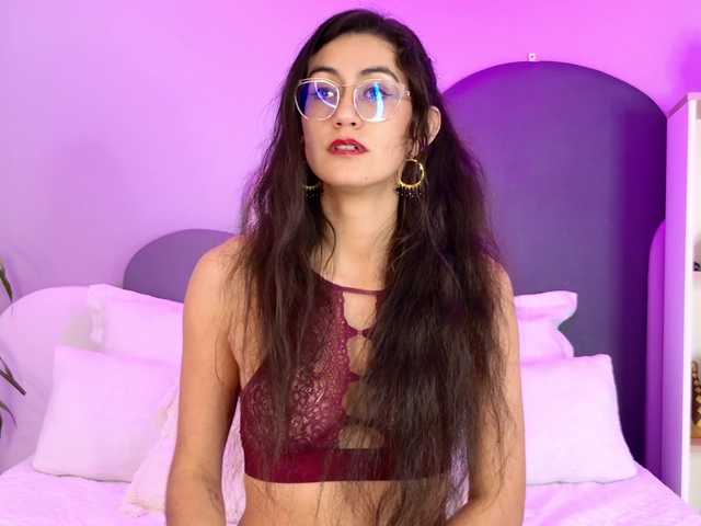 SophieGomez2 live cam on BongaCams