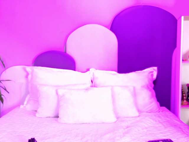 SophieGomez2 live cam on BongaCams