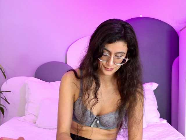 SophieGomez2 live cam on BongaCams