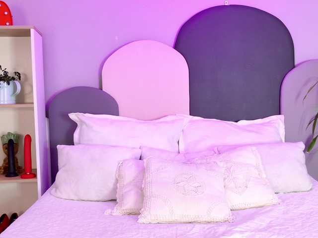 SophieGomez2 live cam on BongaCams
