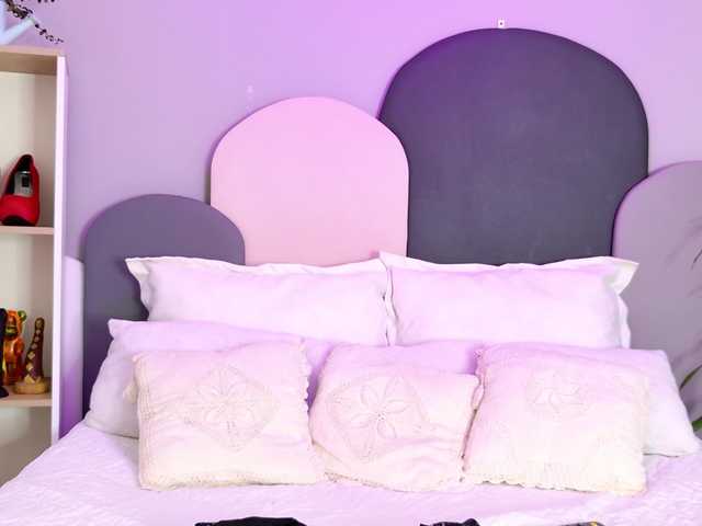 SophieGomez2 live cam on BongaCams