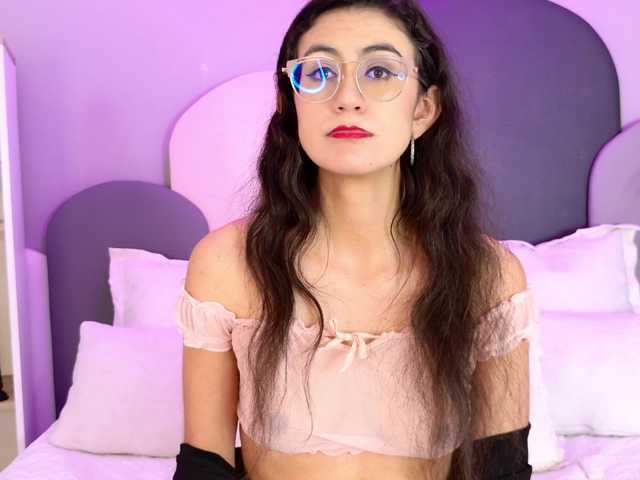 SophieGomez2 live cam on BongaCams