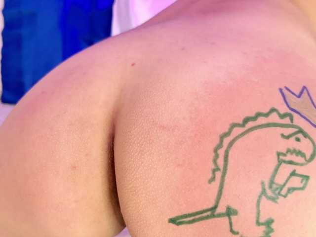 SophieGomez2 live cam on BongaCams