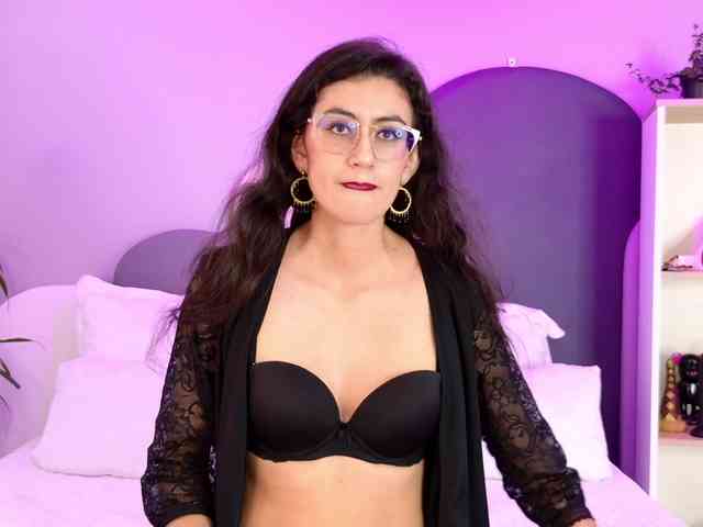 SophieGomez2 webcam