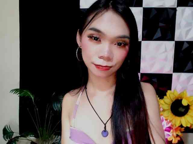 Skinnyasiansluts's cam show statistics and live stream