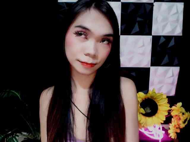 Skinnyasiansluts's cam show statistics and live stream