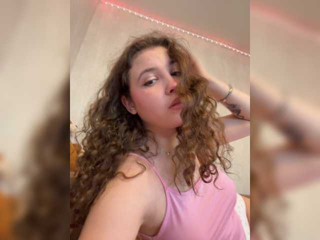 CuteCurly18