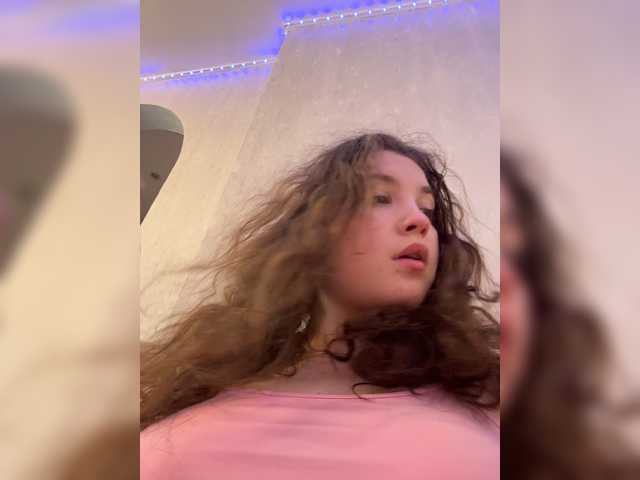 CuteCurly18 live cam on BongaCams