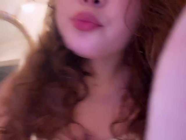 CuteCurly18