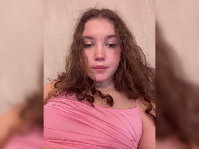 CuteCurly18 live cam on BongaCams
