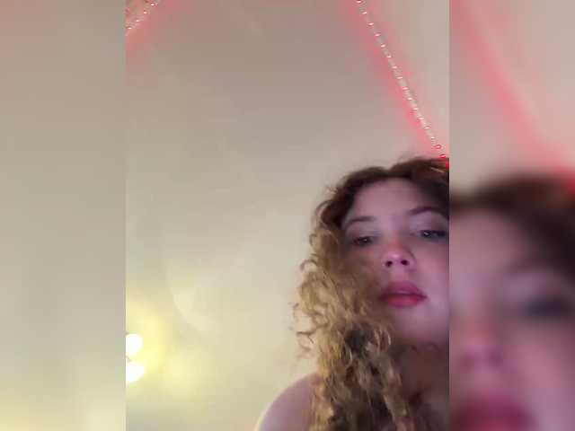 CuteCurly18 live cam on BongaCams