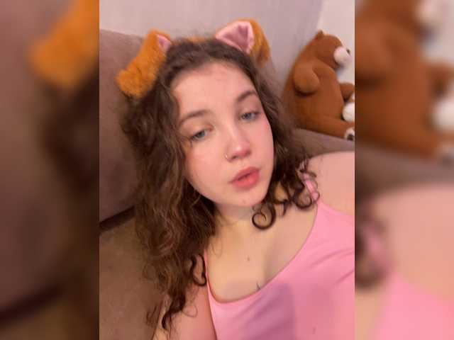 CuteCurly18