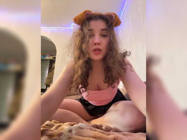 CuteCurly18