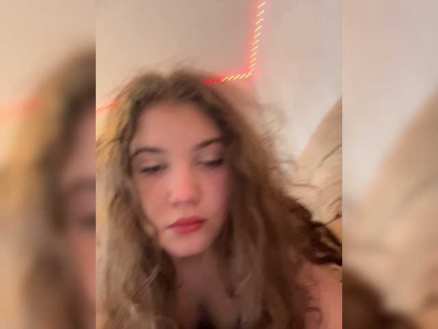 CuteCurly18