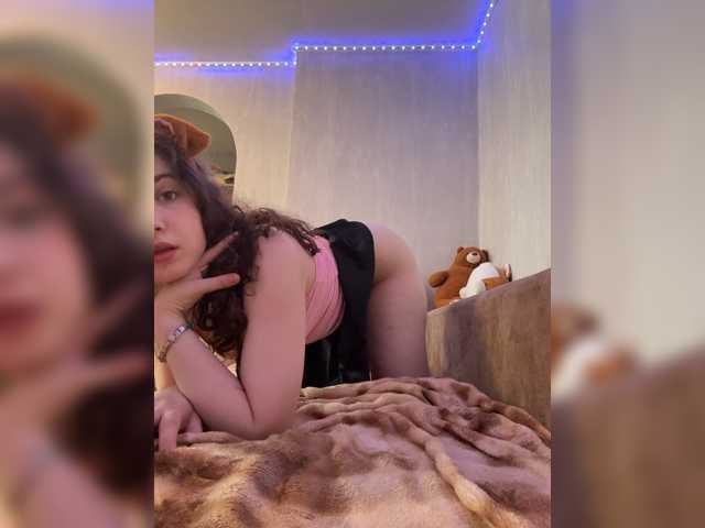 CuteCurly18